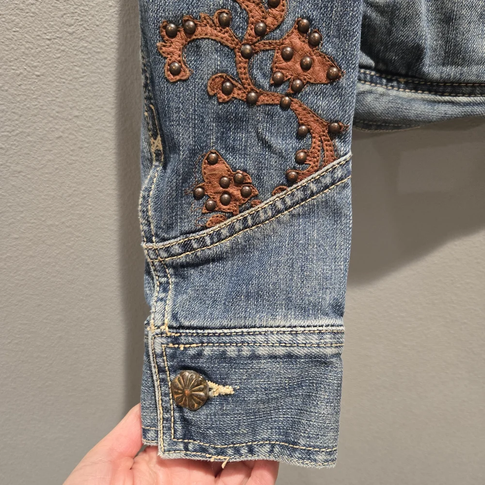 Double D Ranch Denim Jacket with Studs and Leather Embellishment - Picture 4 of 8